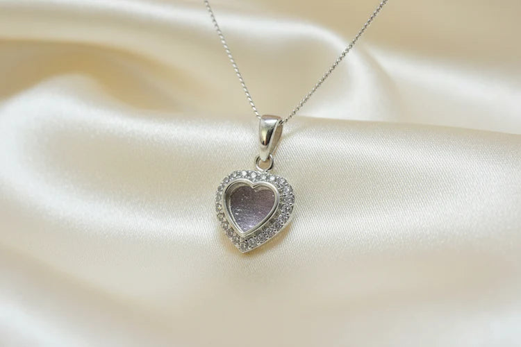 Diamante heart pendant