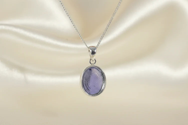Oval pendant