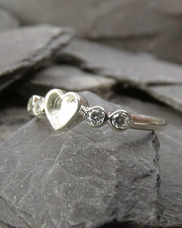 Silver heart ring with cz stones