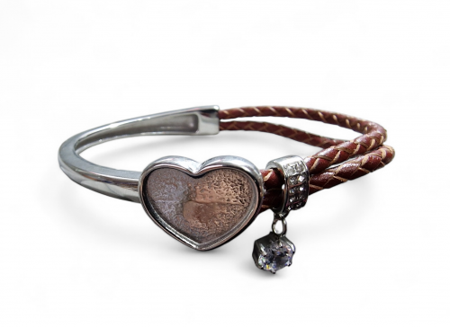 Steel/leather heart bangle