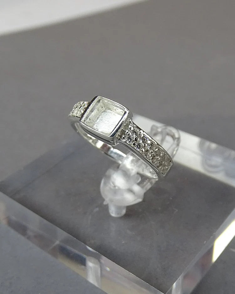 Beautiful square and diamante ring