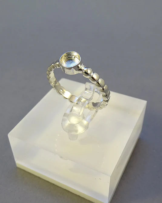 Circle bobble ring