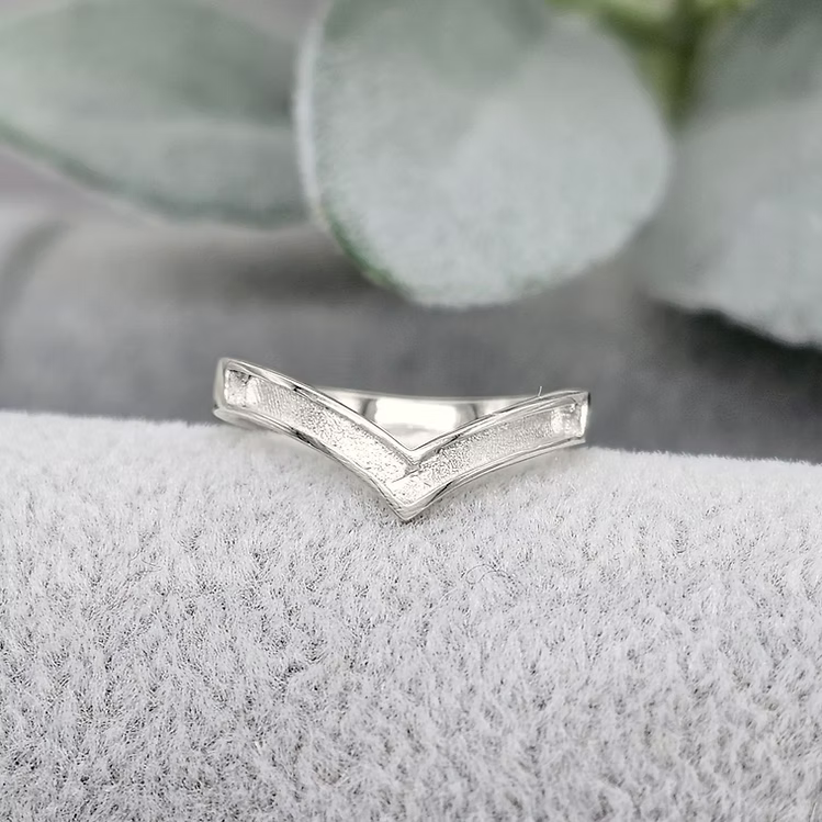 Wishbone ring