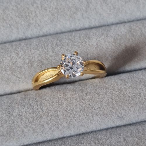 Stainless Steel Solitaire Ring - gold pvd